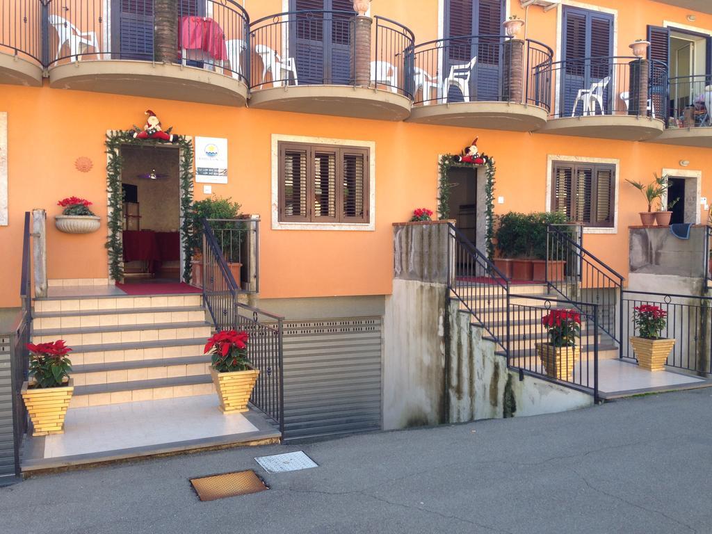 B&B La Stella Di Naxos Джардини-Наксос Экстерьер фото